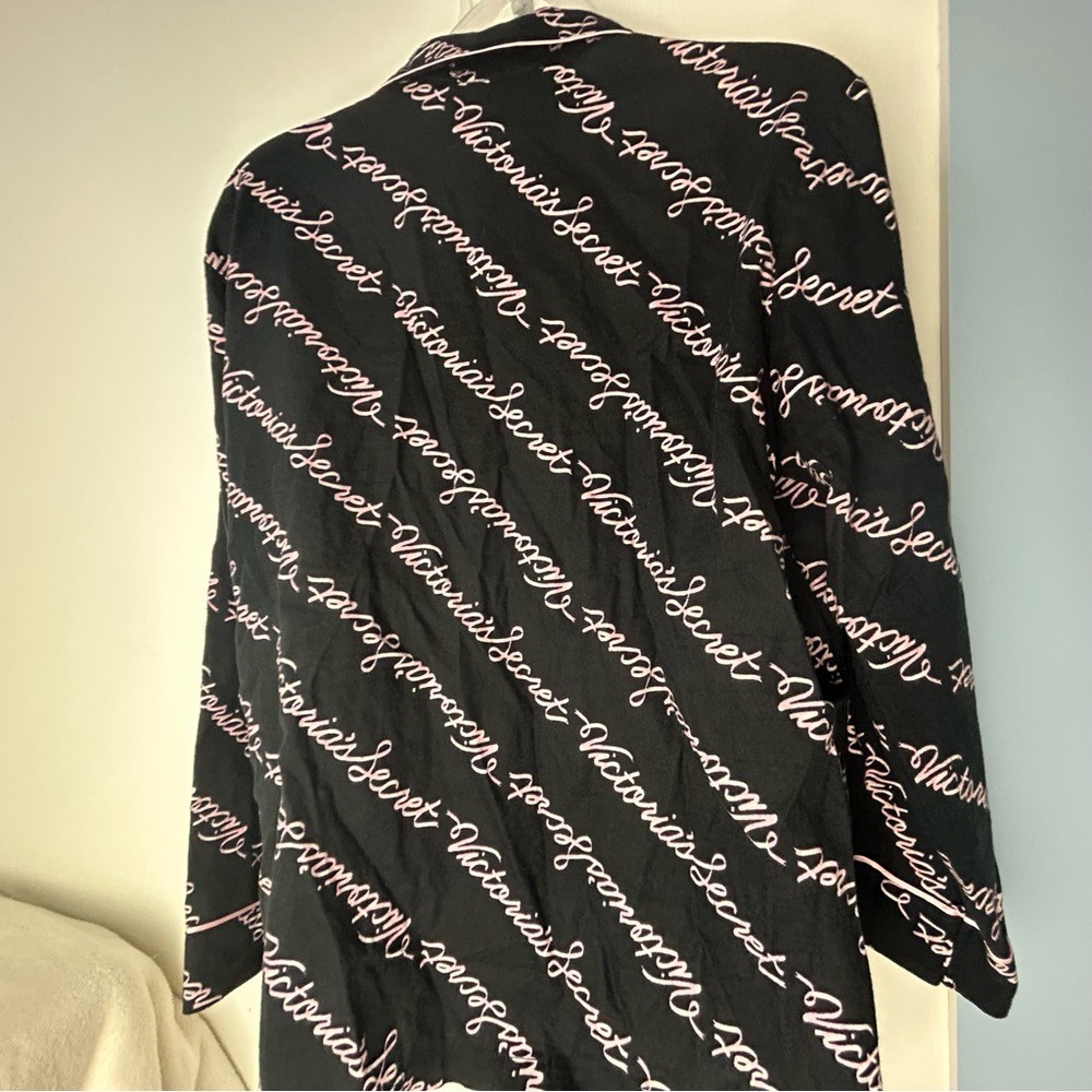 Victoria's Secret‎ Black & Pink Spell-out Logo Pajama Top S/P Short - Picture 12 of 13